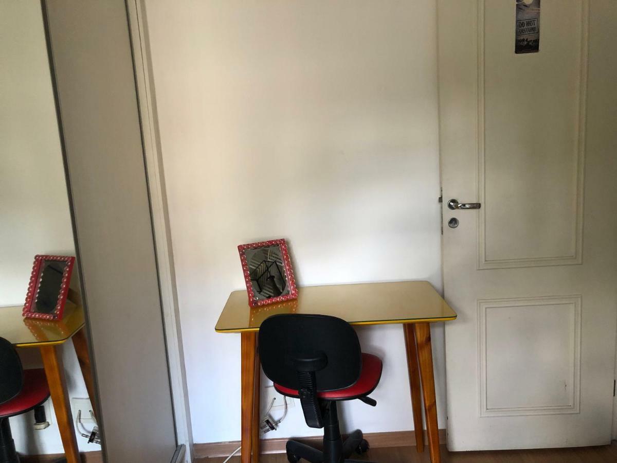 Quarto em Acomodações Particulares Bilingual